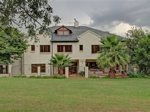 5 Bedroom House in Woodhill