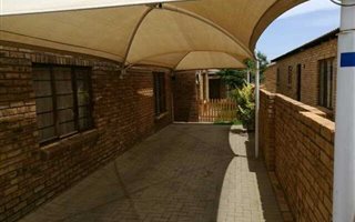 3 Bedroom Cluster in Krugersdorp Central