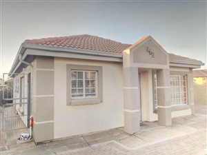 3 Bed House in Rosslyn