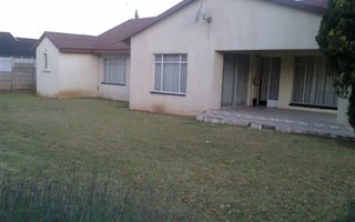 5 Bedroom House in Vanderbijlpark CE5