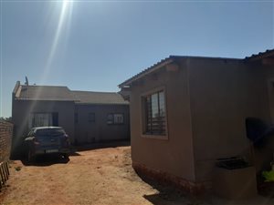 10 Bed Townhouse in Leondale