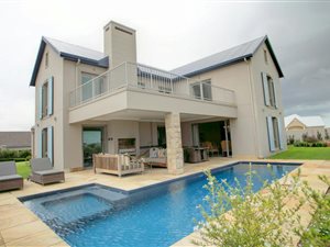 4 Bed House in Kingswood Golf Estate