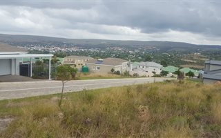 978 m² Land available in Kingswood