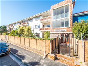 2 Bed Apartment in Claremont