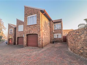 3 Bed Apartment in Brackendowns