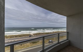 2 Bedroom Apartment in Tableview