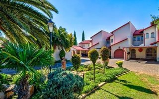 2 Bedroom Townhouse in Glen Marais