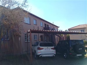 3 Bed Townhouse in Grobler Park