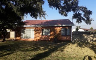 3 Bedroom House in Van Dyk Park