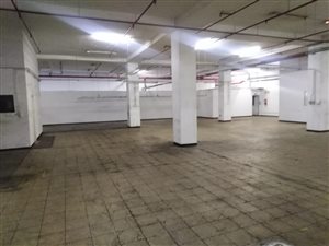 1300 m² Industrial space in New Centre