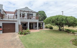 4 Bedroom House in Fisherhaven