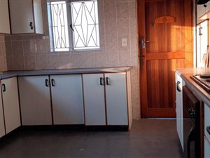 5 Bed House in Dawncrest