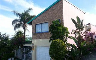 4 Bedroom Simplex in Longcroft