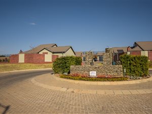 3 Bed Townhouse in Amberfield Valley