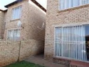 2 Bed Duplex in Heuwelsig Estate