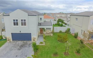 4 Bedroom House in Durbanville