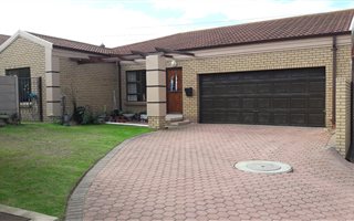 3 Bedroom House in Island View