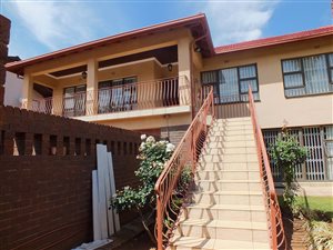 5 Bed House in Glenvista