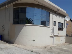 907 m² Commercial space in Bluff