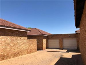 2 Bed Townhouse in Newlands
