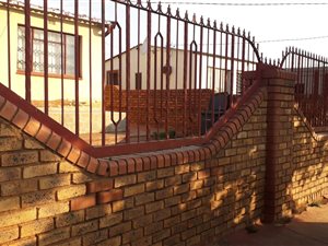 2 Bed House in Saulsville
