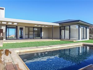 4 Bed House in Whale Rock