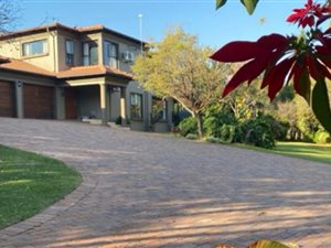 4 Bed House in Honingklip AH