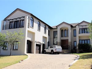 4 Bed House in Blue Valley Golf Estate