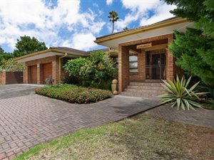 4 Bedroom House in Bergsig
