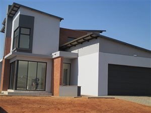 3 Bed House in Kameeldrift East