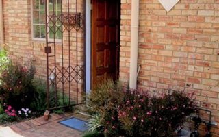 1 Bedroom Garden Cottage in Paulshof