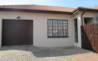 3 Bedroom Townhouse in Rensburg