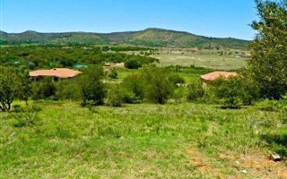 932 m² Land available in Xanadu