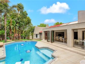 4 Bed House in Morningside Manor