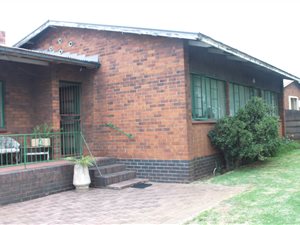 3 Bedroom House in Vanderbijlpark CW4