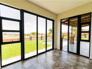 4 Bed House in Blue Valley Golf Estate
