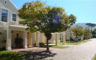 3 Bedroom Townhouse in Constantia