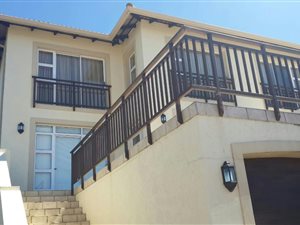 3 Bed Cluster in Pinnacle Point Golf Estate