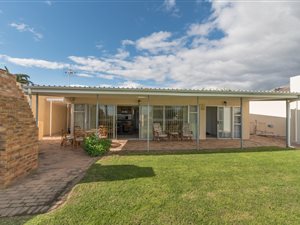 3 Bed House in Gordons Bay Central