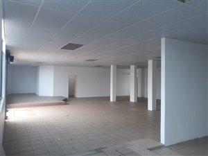 300 m² Industrial space in Inanda