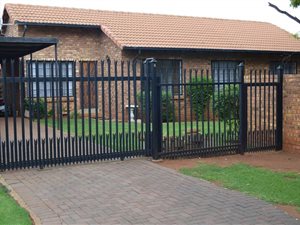 3 Bed Townhouse in Eldoraigne