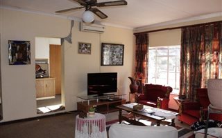 3 Bedroom House in Noordhoek