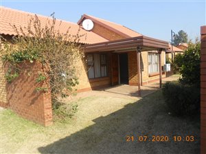 2 Bed Townhouse in Willow Park Manor