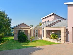 5 Bed House in Bloubosrand
