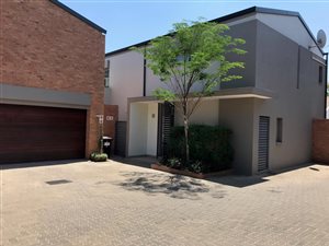 4 Bed Townhouse in Baileys Muckleneuk