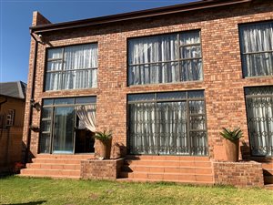 3 Bed House in Kensington