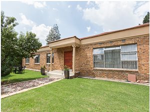 4 Bed House in Lombardy East