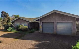 4 Bedroom House in Meadows