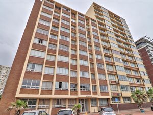 Bachelor apartment in North Beach