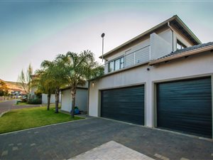 4 Bed Cluster in Ruimsig